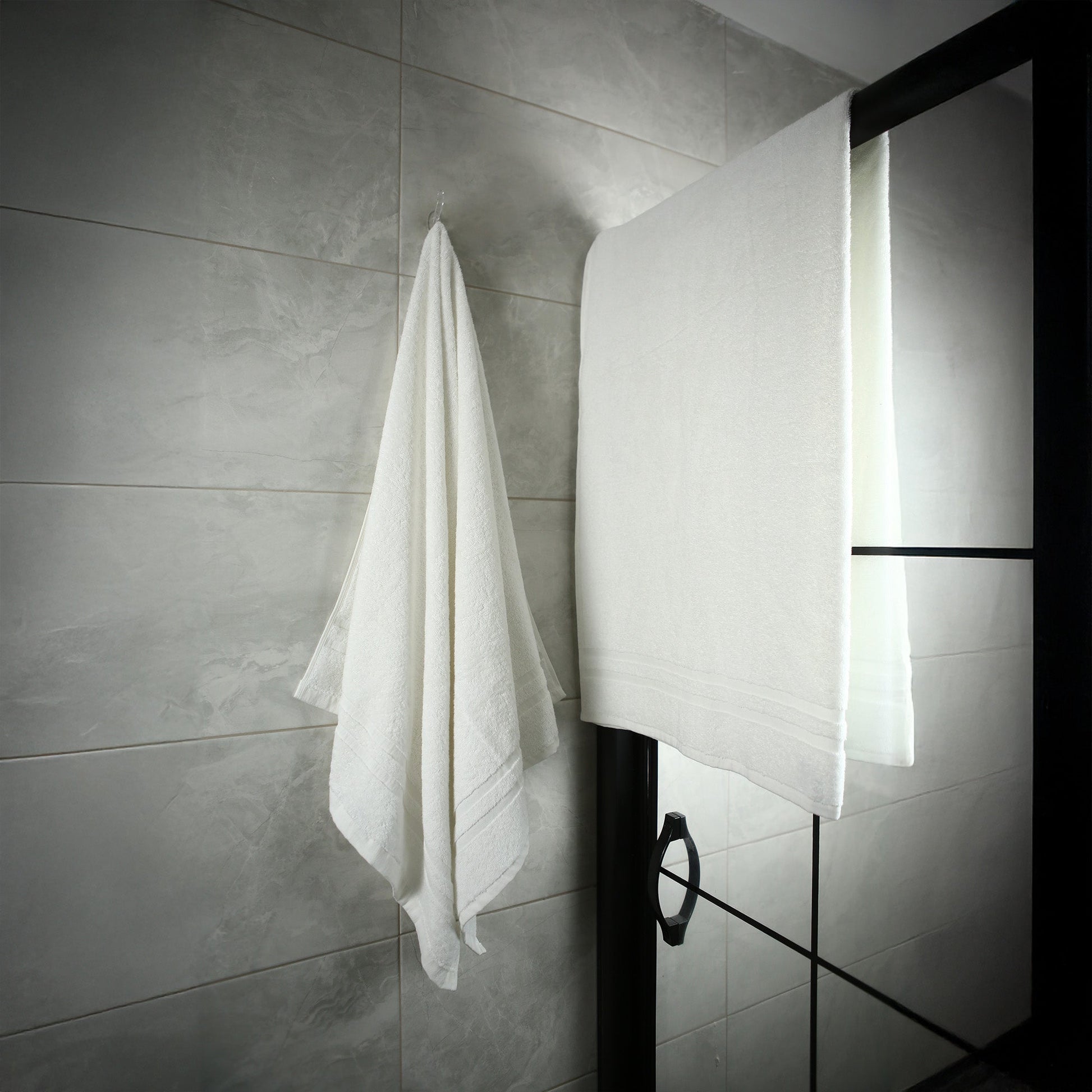 Duschtuch Riva Nina 70x140 cm (WEISS) - Weberei Pahl GmbH - Online Store - 